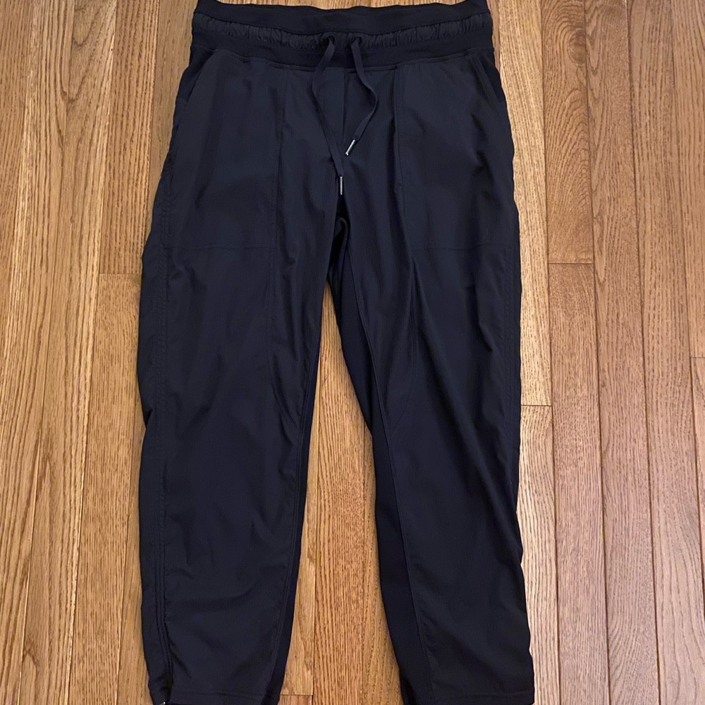 Lululemon dance studio mid-rise cropped pant